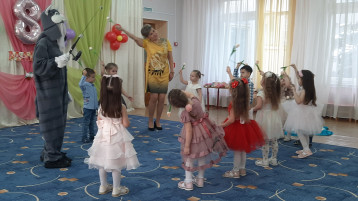 Международный женский день. Международный женский день.